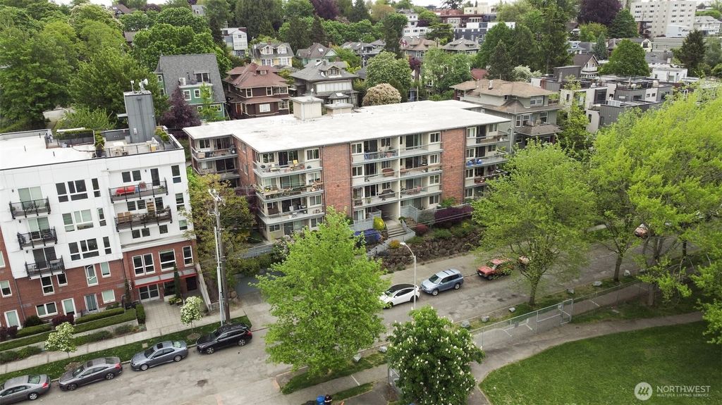 Photo of 732 11th Avenue E #302, Seattle, WA 98102 (MLS # 2476140)