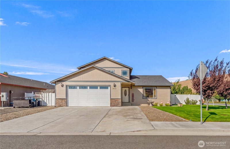 1412 Denny Place