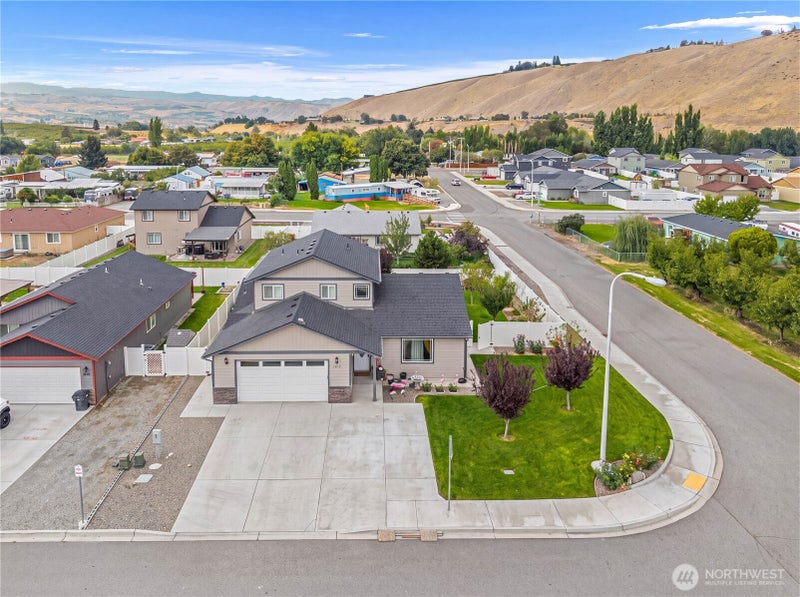 1412 Denny Place