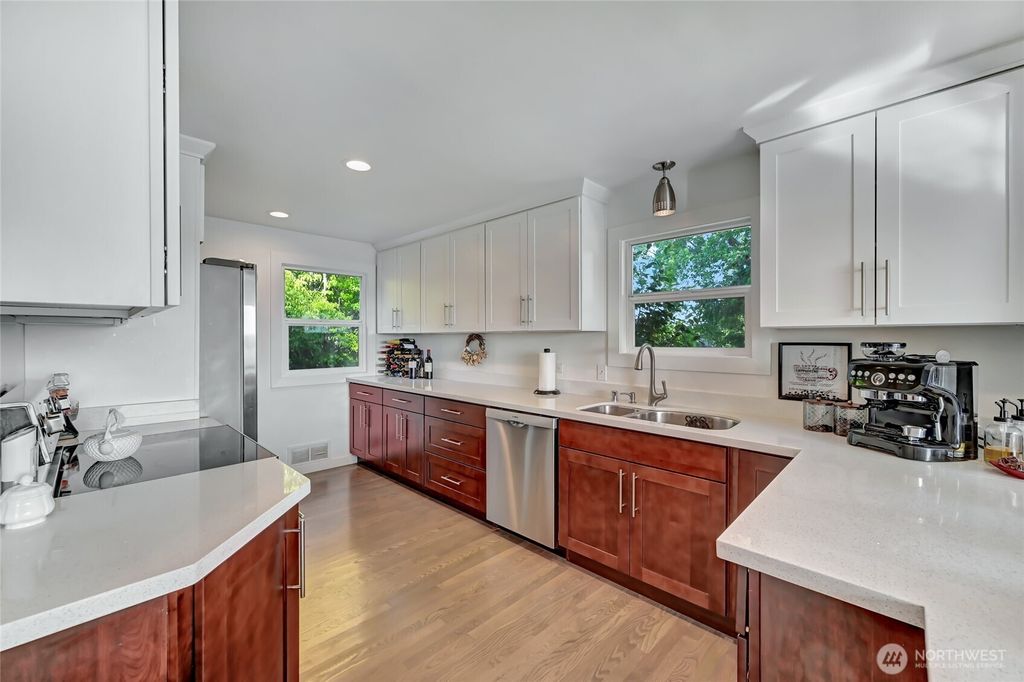Photo of 10825 Marine View Drive SW, Seattle, WA 98146 (MLS # 2513748)