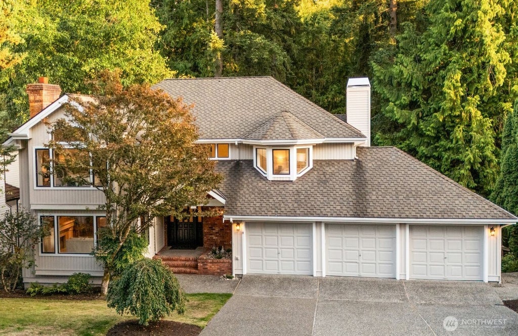 Photo of 21825 NE 20TH Way, Sammamish, WA 98074 (MLS # 2575748)