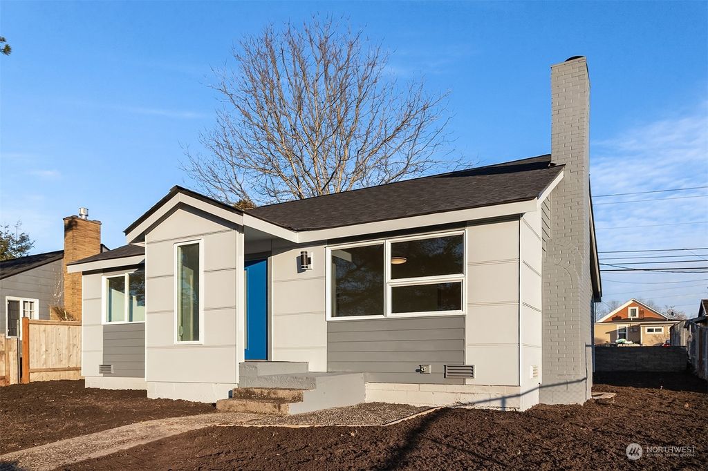 Photo of 1215 Maple Street, Everett, WA 98201 (MLS # 2023448)