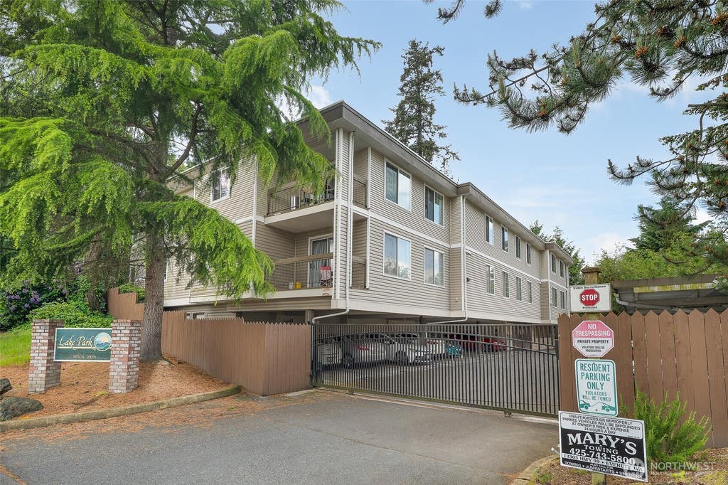 Photo of 1475 N 200th Street #101, Shoreline, WA 98133 (MLS # 2536550)