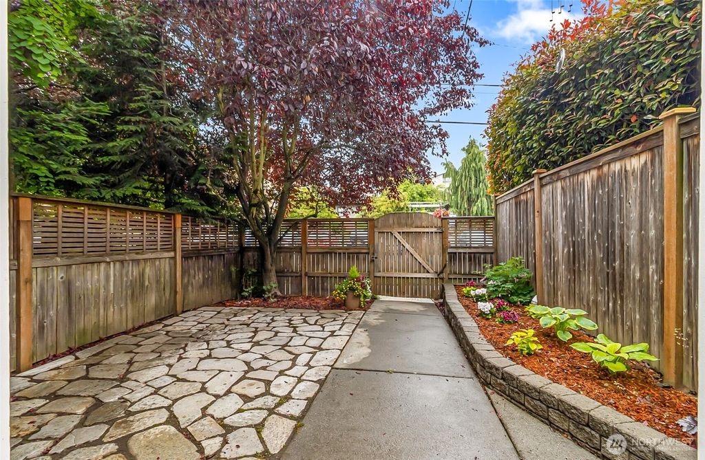 Photo of 1533 NW 51st Street, Seattle, WA 98107 (MLS # 2522460)