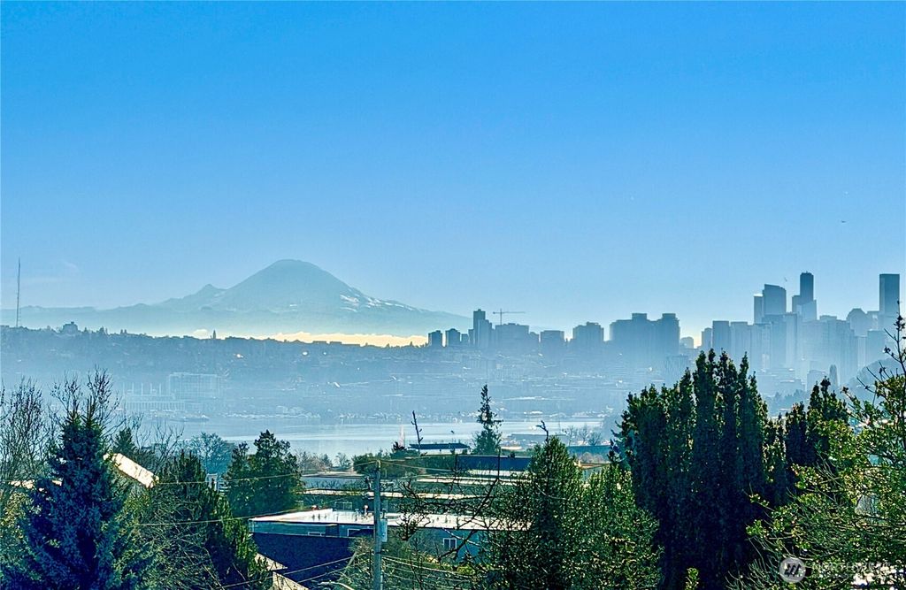 Photo of 4416 Francis Avenue N #B, Seattle, WA 98103 (MLS # 2457143)