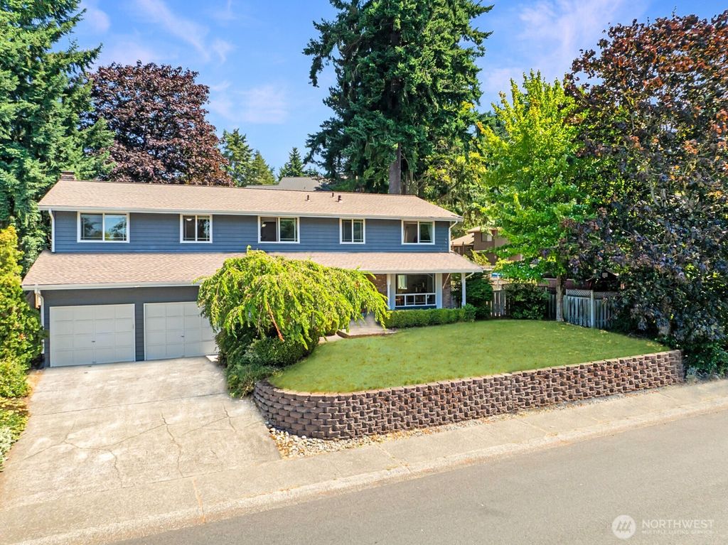 Photo of 32738 6th Avenue SW, Federal Way, WA 98023 (MLS # 2415252)