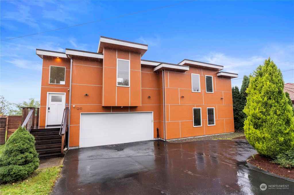 Photo of 1210 E James Street, Kent, WA 98031 (MLS # 2217573)