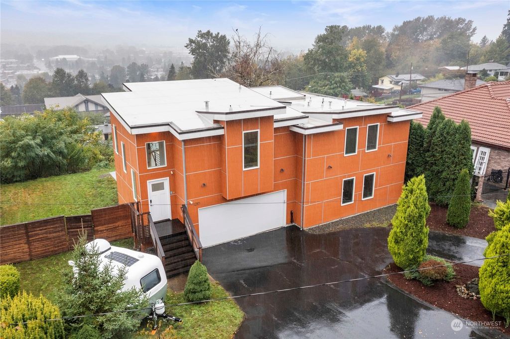 Photo of 1210 E James Street, Kent, WA 98031 (MLS # 2217573)