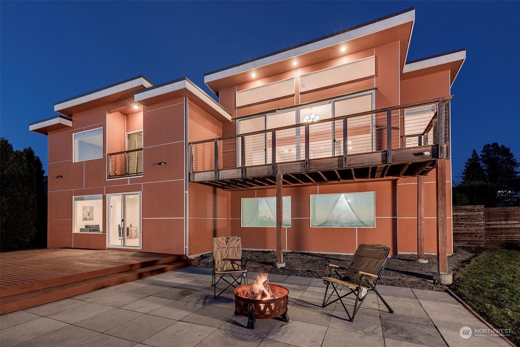 Photo of 1210 E James Street, Kent, WA 98031 (MLS # 2217573)