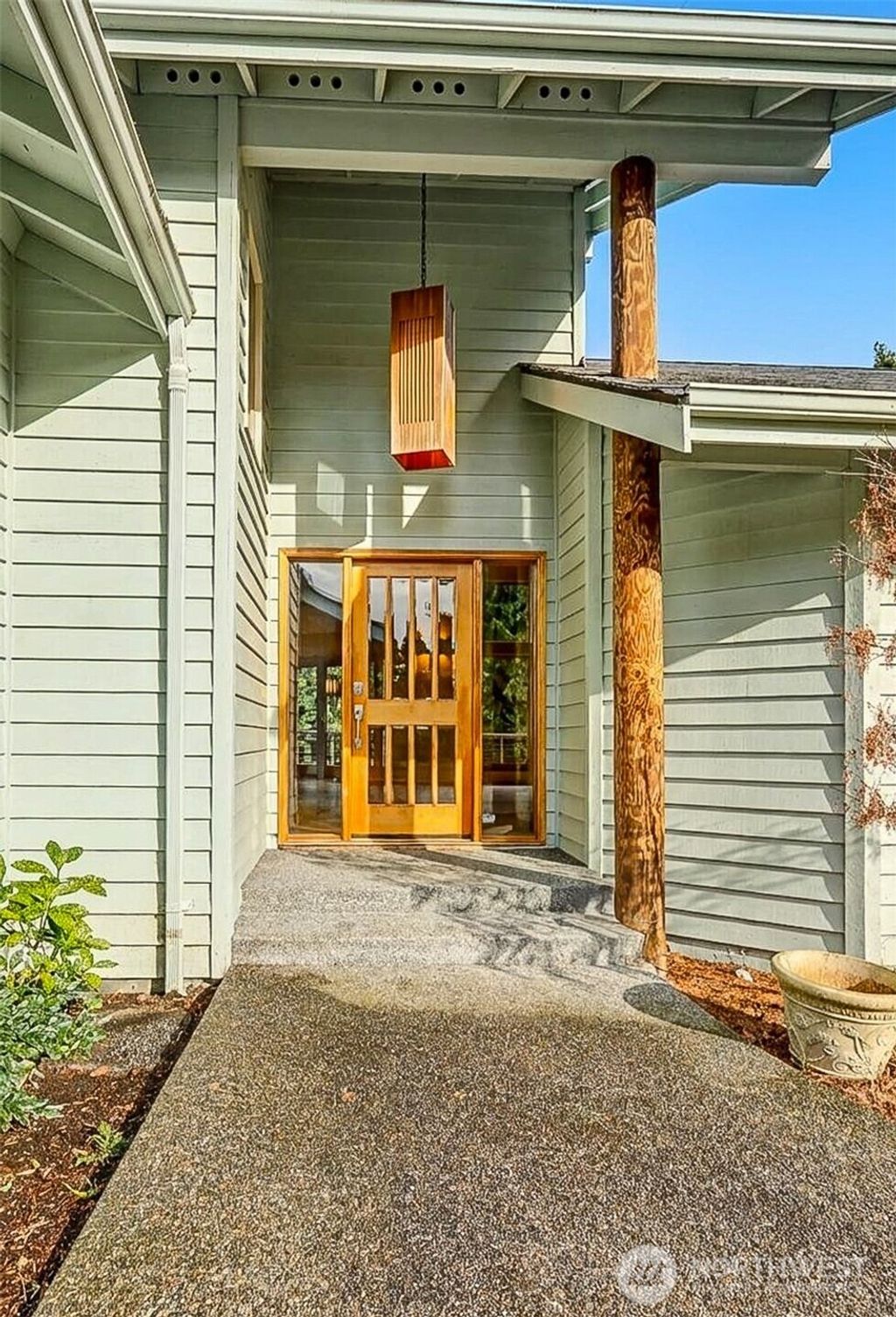 Photo of 2710 Viewcrest Avenue, Everett, WA 98203 (MLS # 2490385)