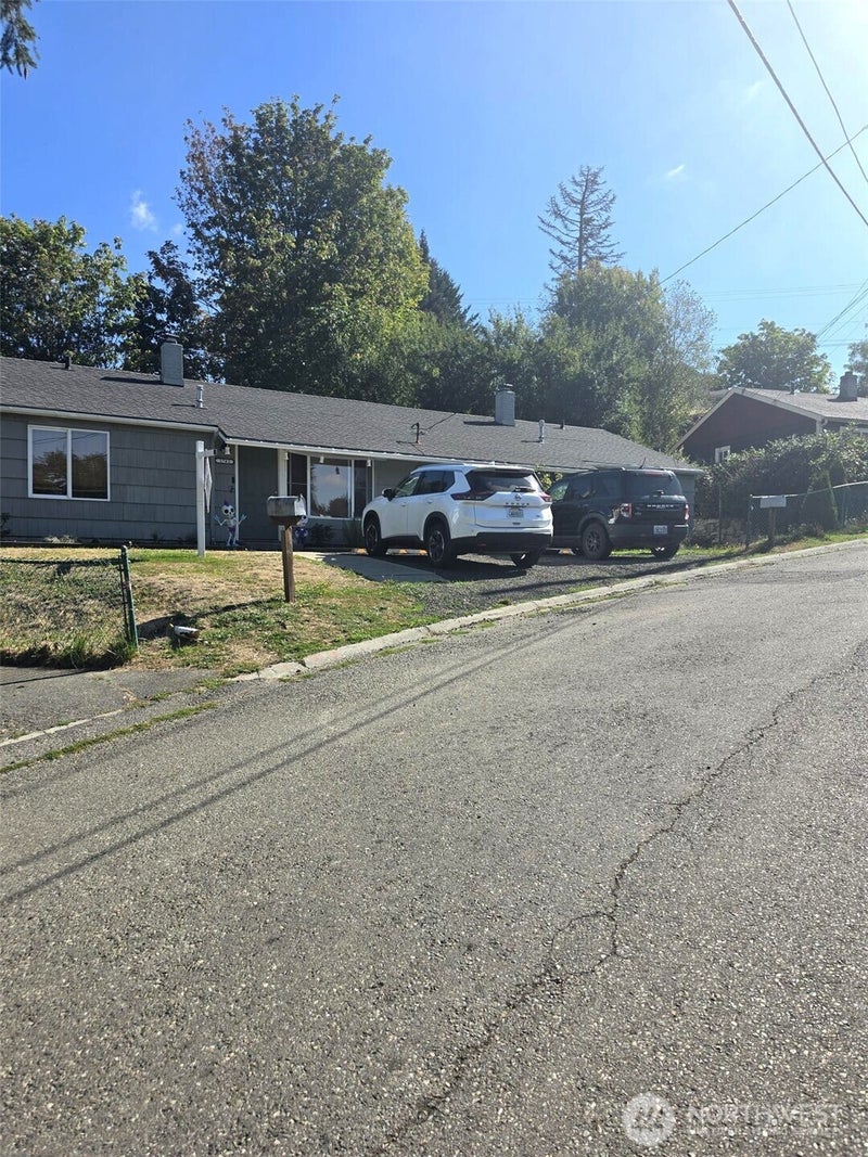 1740 Anderson