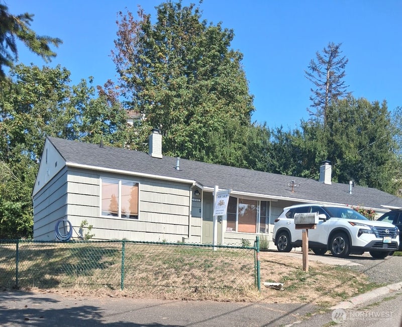 1740 Anderson