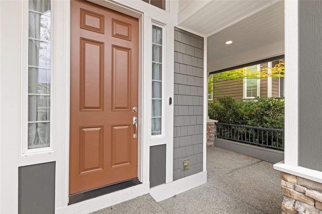 Photo of 1638 25th Avenue NE, Issaquah, WA 98029 (MLS # 2290495)