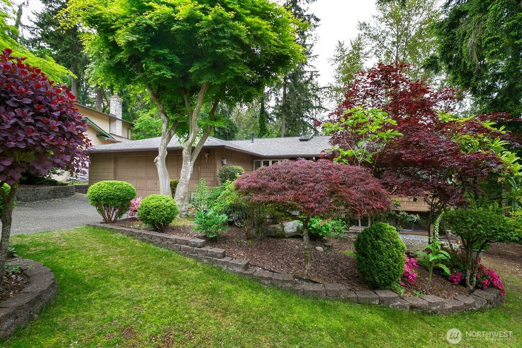 Photo of 13219 SE 52nd Place, Bellevue, WA 98006 (MLS # 2381193)