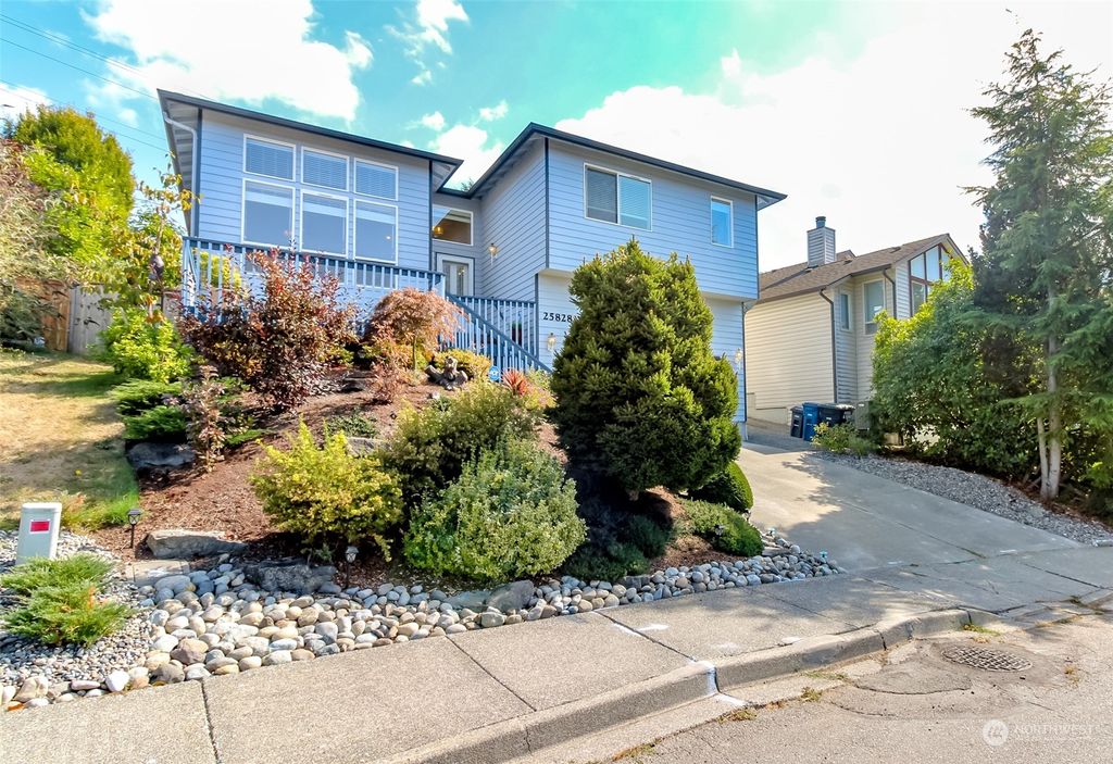 Photo of 25828 15th Place S, Des Moines, WA 98198 (MLS # 1999417)