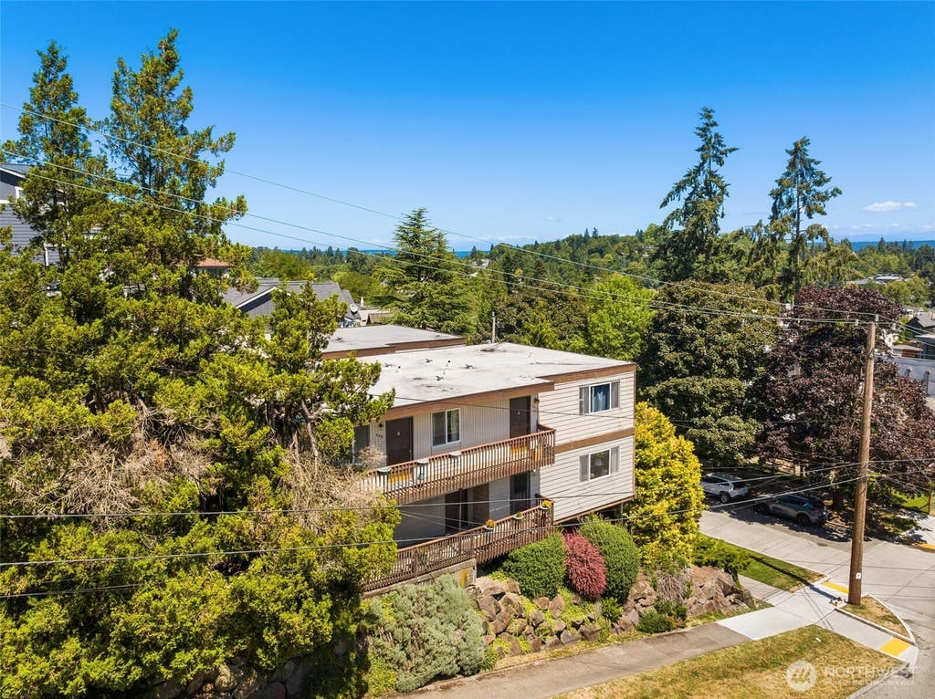 Photo of 201 26th Avenue E, Seattle, WA 98112 (MLS # 2552312)