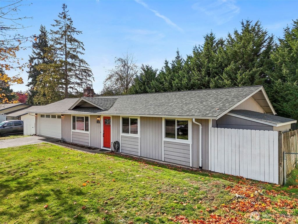 Photo of 2412 21st Street SE, Puyallup, WA 98374 (MLS # 2448985)