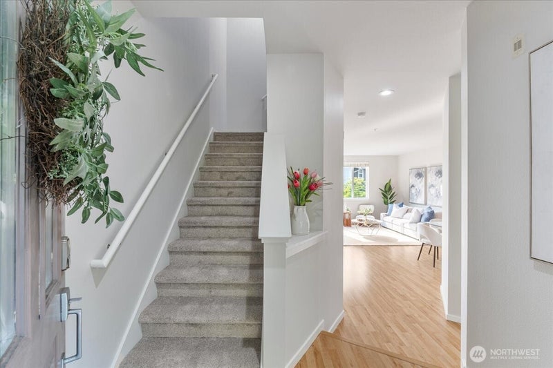 10901 124th Avenue NE 2-4