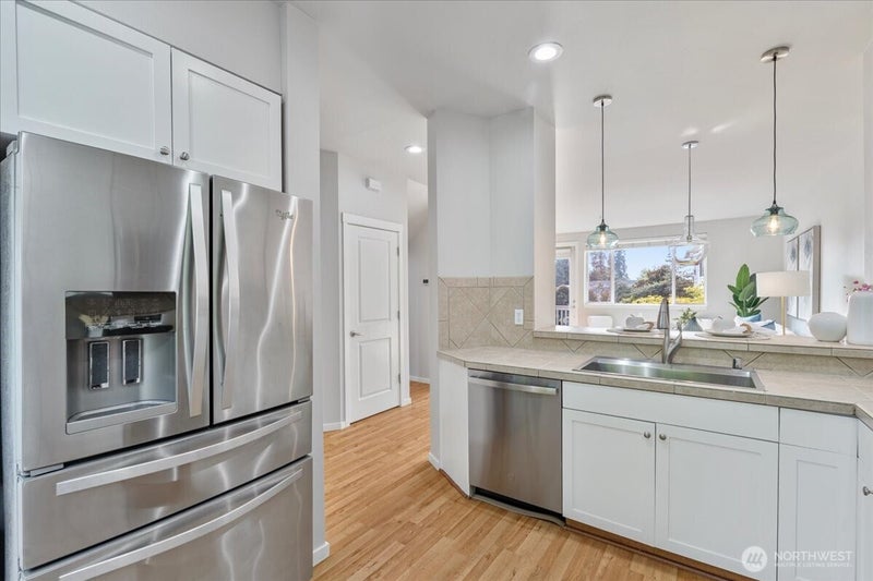 10901 124th Avenue NE 2-4