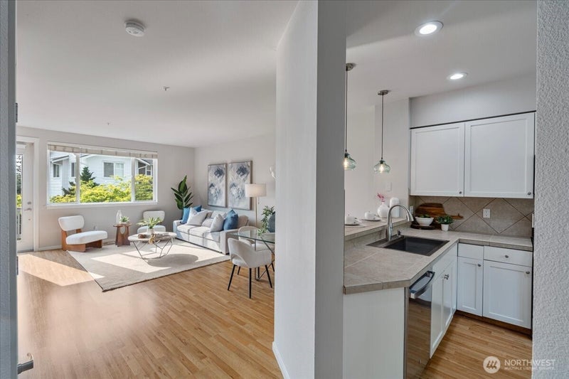 10901 124th Avenue NE 2-4