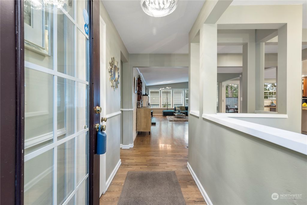 Photo of 1207 NE 168th St, Shoreline, WA 98155 (MLS # 2195754)