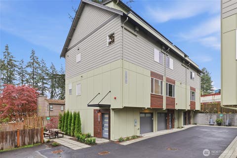 Photo of 14610 Corliss Avenue N #B, Shoreline, WA 98133 (MLS # 2571528)
