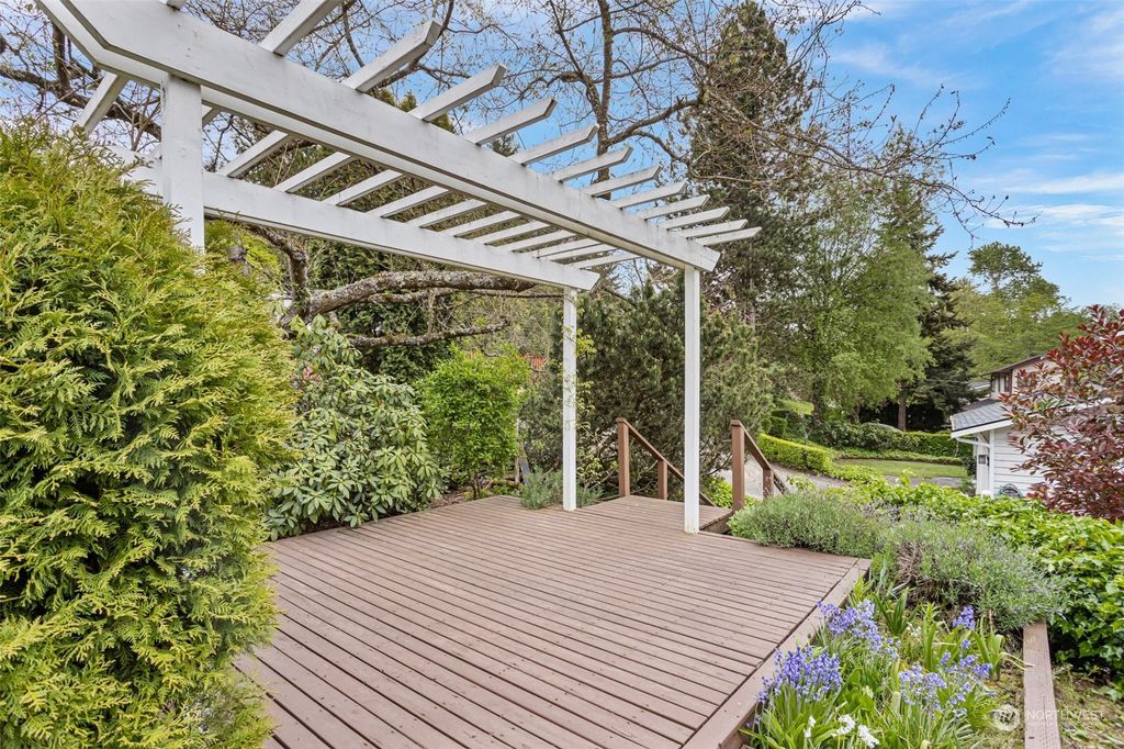 Photo of 11225 100th Avenue NE, Kirkland, WA 98033 (MLS # 2224262)