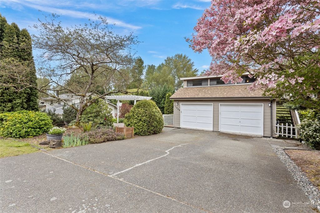 Photo of 11225 100th Avenue NE, Kirkland, WA 98033 (MLS # 2224262)