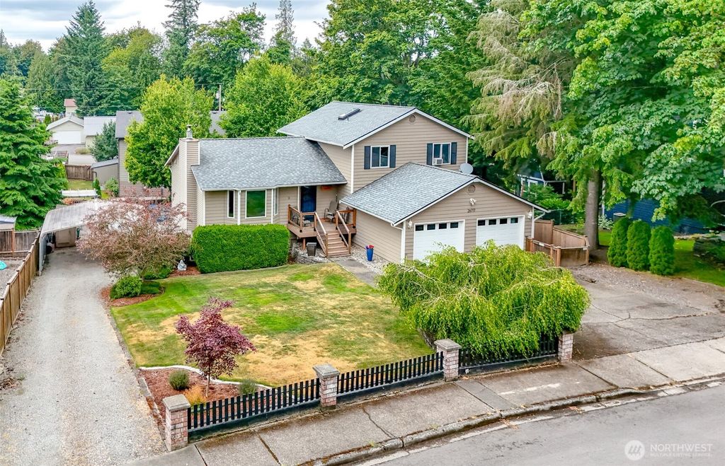Photo of 26717 213th Place SE, Maple Valley, WA 98038 (MLS # 2401877)