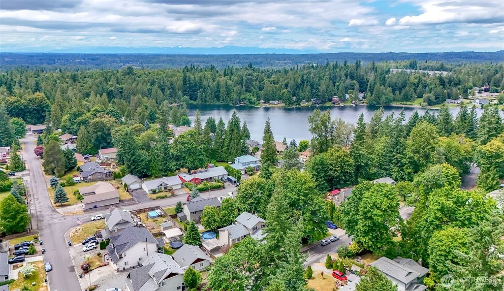 Photo of 26717 213th Place SE, Maple Valley, WA 98038 (MLS # 2401877)
