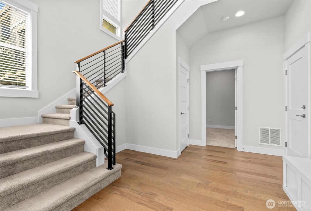 Photo of 599 Viewcrest Drive NW, Issaquah, WA 98027 (MLS # 2409450)