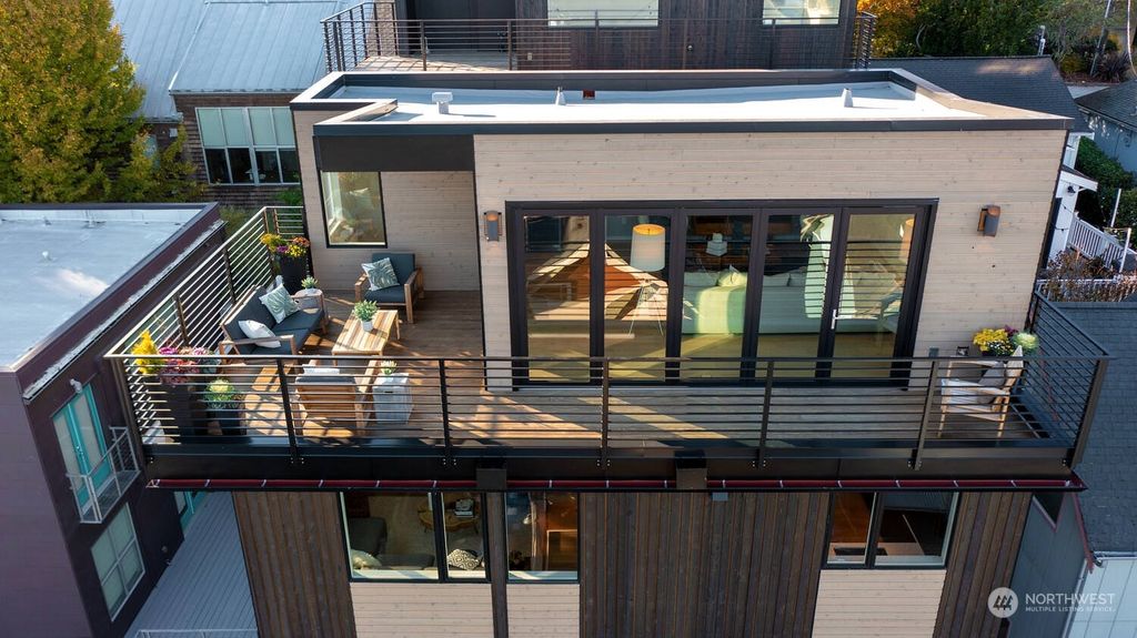 Photo of 118 26th Avenue E #A, Seattle, WA 98112 (MLS # 2127997)