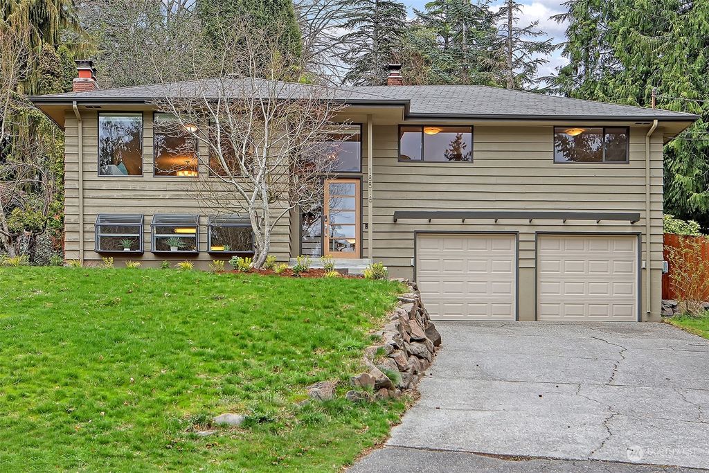 Photo of 18518 Kenlake Place NE, Kenmore, WA 98028 (MLS # 2051211)