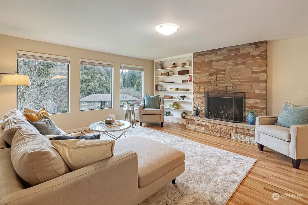 Photo of 18518 Kenlake Place NE, Kenmore, WA 98028 (MLS # 2051211)