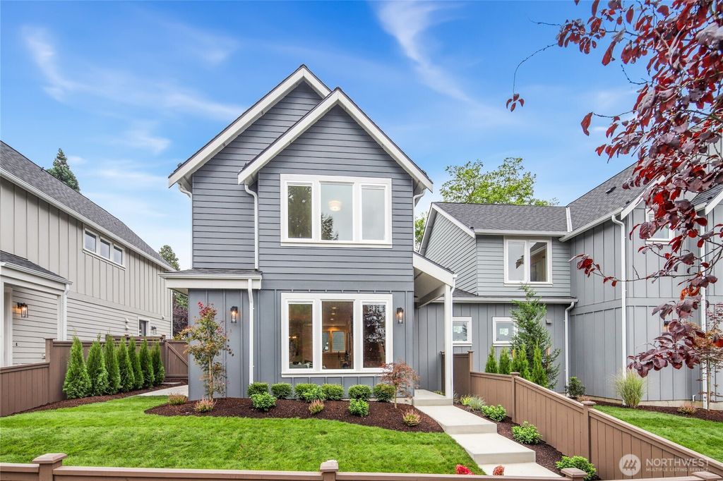 Photo of 12527 NE 81st Drive #B, Kirkland, WA 98033 (MLS # 2386328)