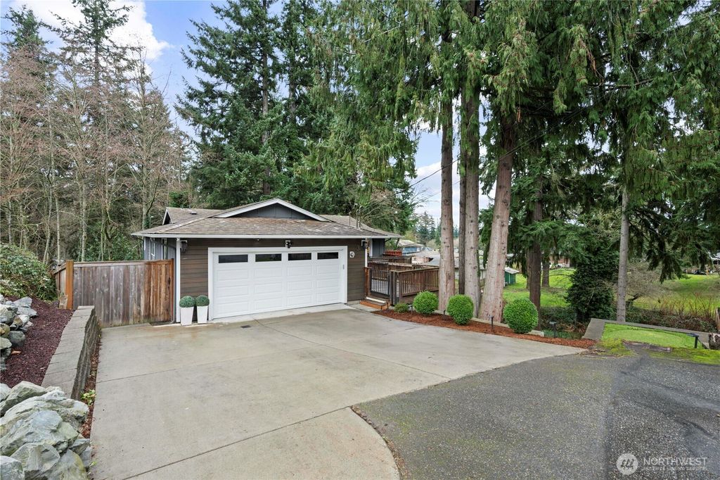 Photo of 3 74th Street SW, Everett, WA 98203 (MLS # 2474979)