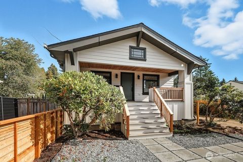 Photo of 11738 Phinney Avenue N #A, Seattle, WA 98133 (MLS # 2476252)