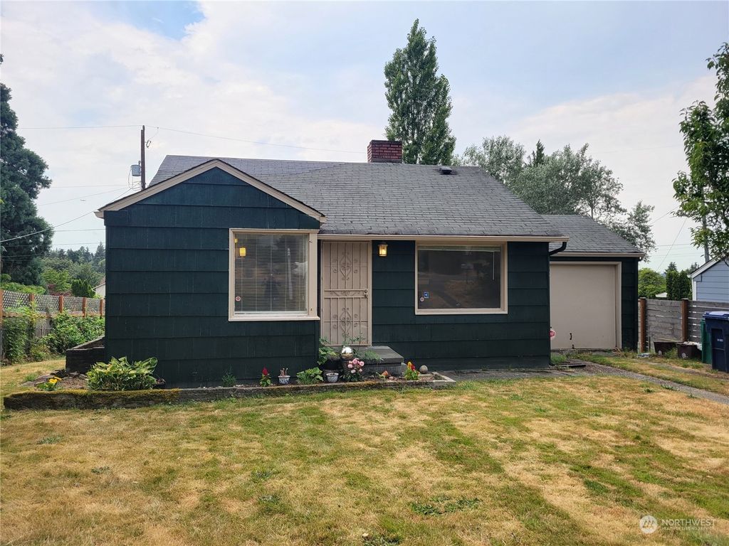 Photo of 11029 Parkview Avenue S, Seattle, WA 98178 (MLS # 2267175)
