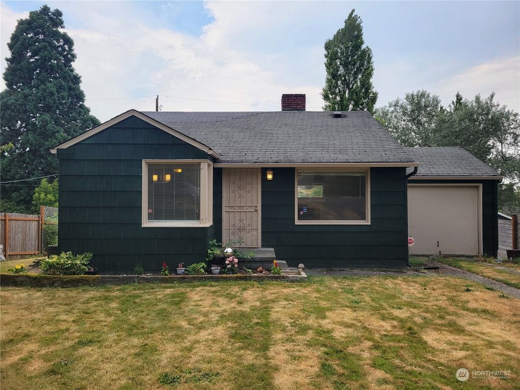 Photo of 11029 Parkview Avenue S, Seattle, WA 98178 (MLS # 2267175)