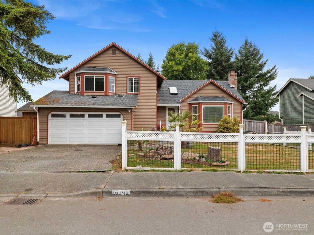 Photo of 12434 SE 274th Street, Kent, WA 98030 (MLS # 2439619)