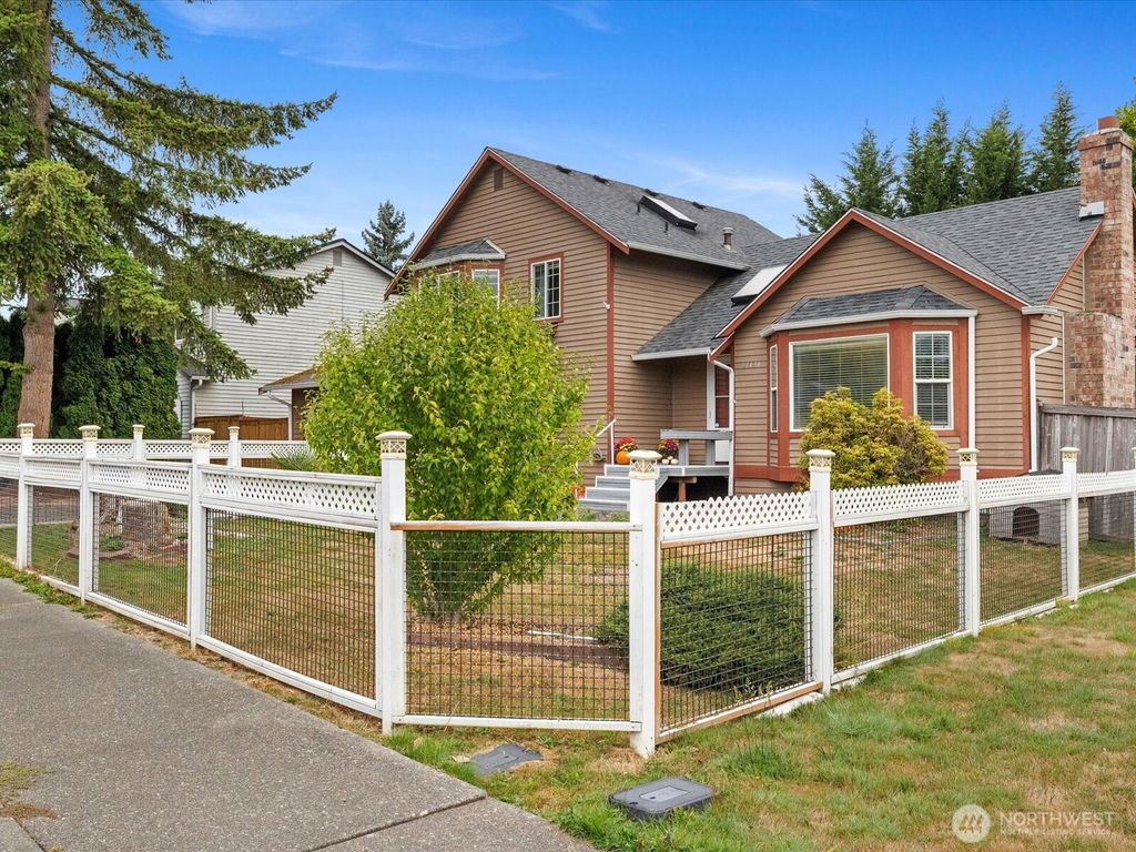 Photo of 12434 SE 274th Street, Kent, WA 98030 (MLS # 2439619)