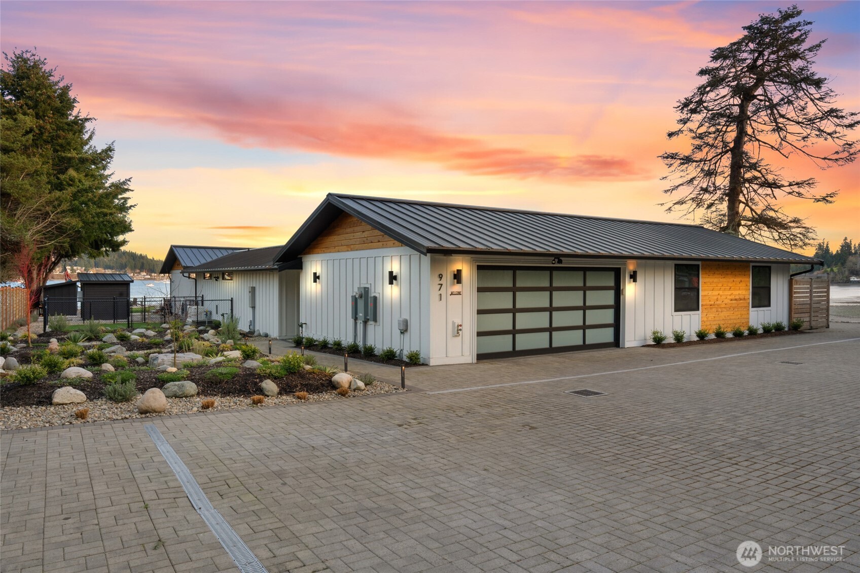 971 NW Norfinn Lane