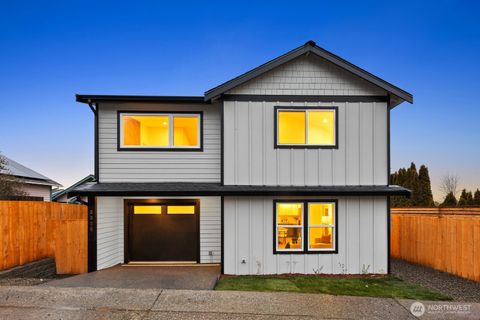 Photo of 7555 32nd Avenue SW #B, Seattle, WA 98126 (MLS # 2474894)