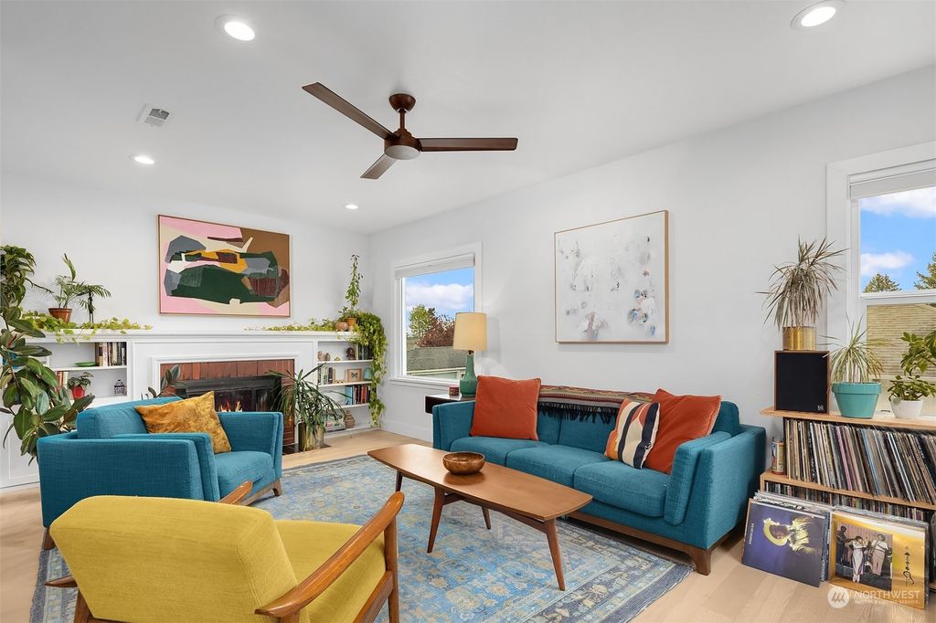 Photo of 4143 SW Kenyon Street, Seattle, WA 98136 (MLS # 2056932)