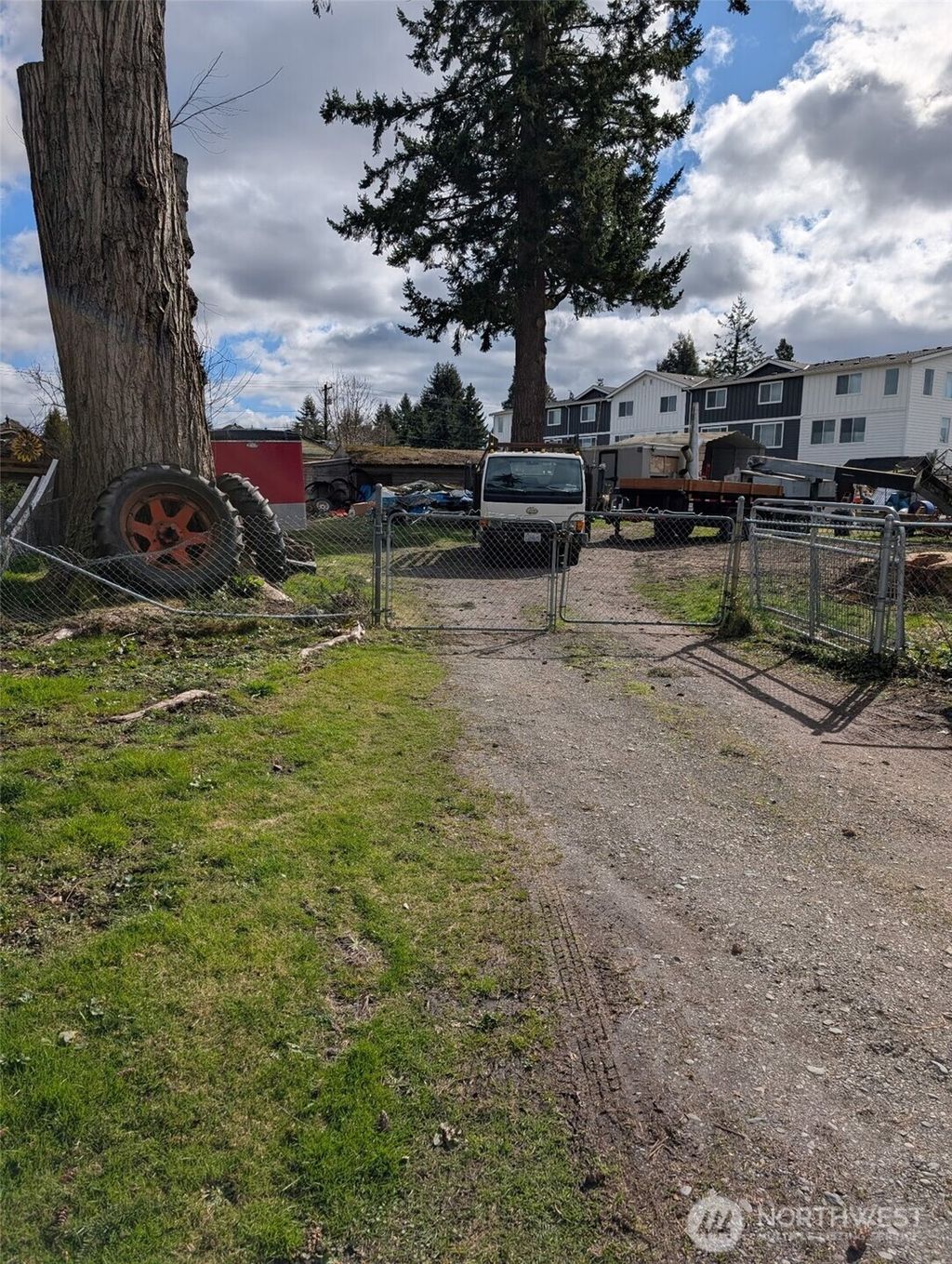 Photo of 16009 Motor Place, Lynnwood, WA 98087 (MLS # 2327546)
