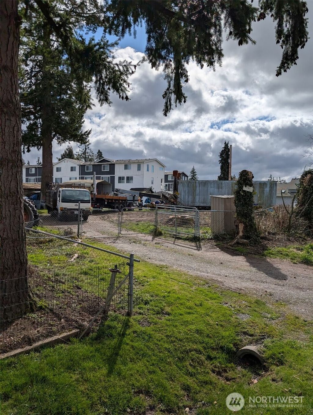 Photo of 16009 Motor Place, Lynnwood, WA 98087 (MLS # 2327546)