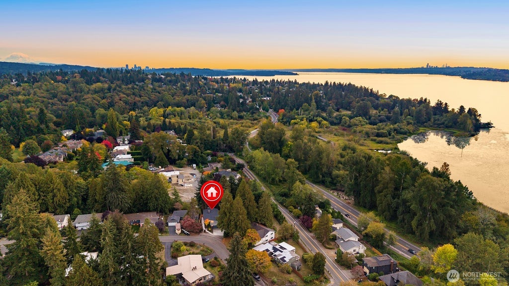 Photo of 11203 101st Avenue NE, Kirkland, WA 98033 (MLS # 2589239)