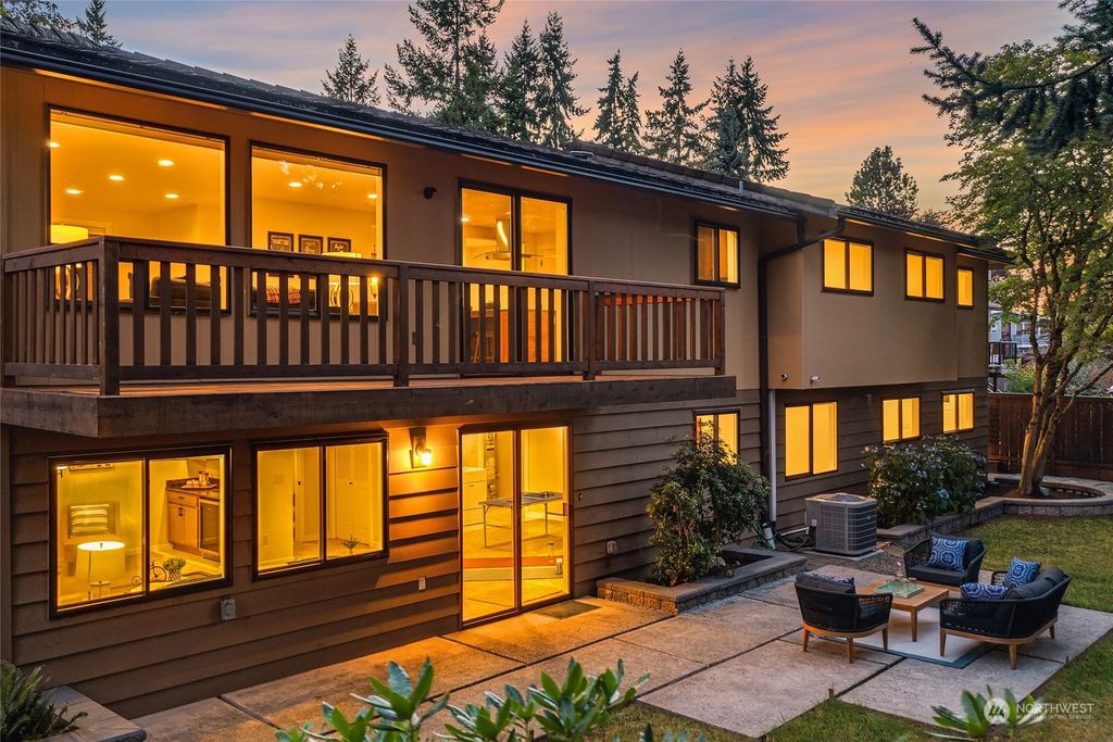 Photo of 6226 122nd Avenue SE, Bellevue, WA 98006 (MLS # 2153958)
