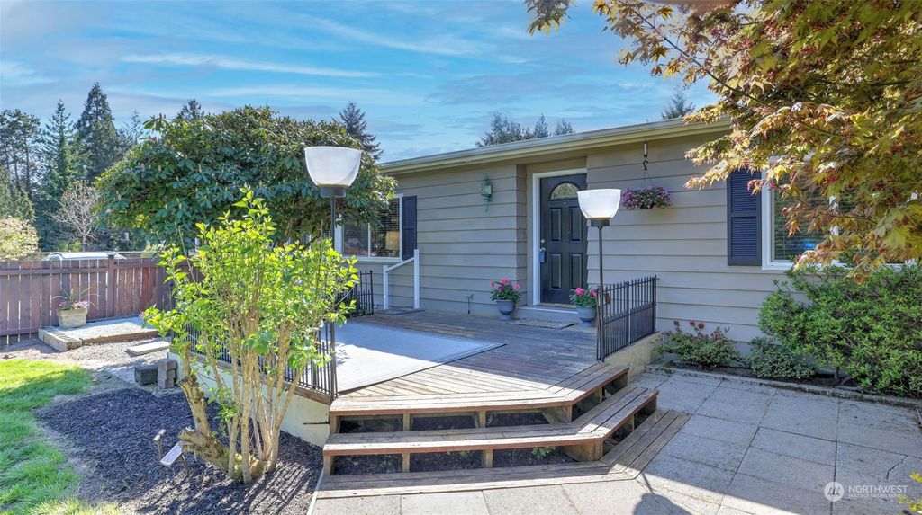 Photo of 12829 158th Avenue SE, Renton, WA 98059 (MLS # 2226518)