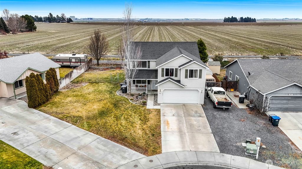 Photo of 1407 S Husky Drive, Moses Lake, WA 98837 (MLS # 2471555)